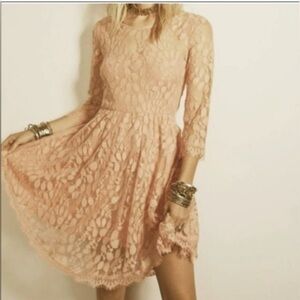 FREE PEOPLE Peach Floral Eyelash Lace 3/4 Sleeve Asymmetric Dress size 8 NWOT